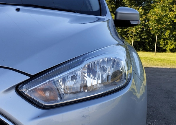 Ford Focus cena 40467 przebieg: 127000, rok produkcji 2018 z Niemcza małe 704